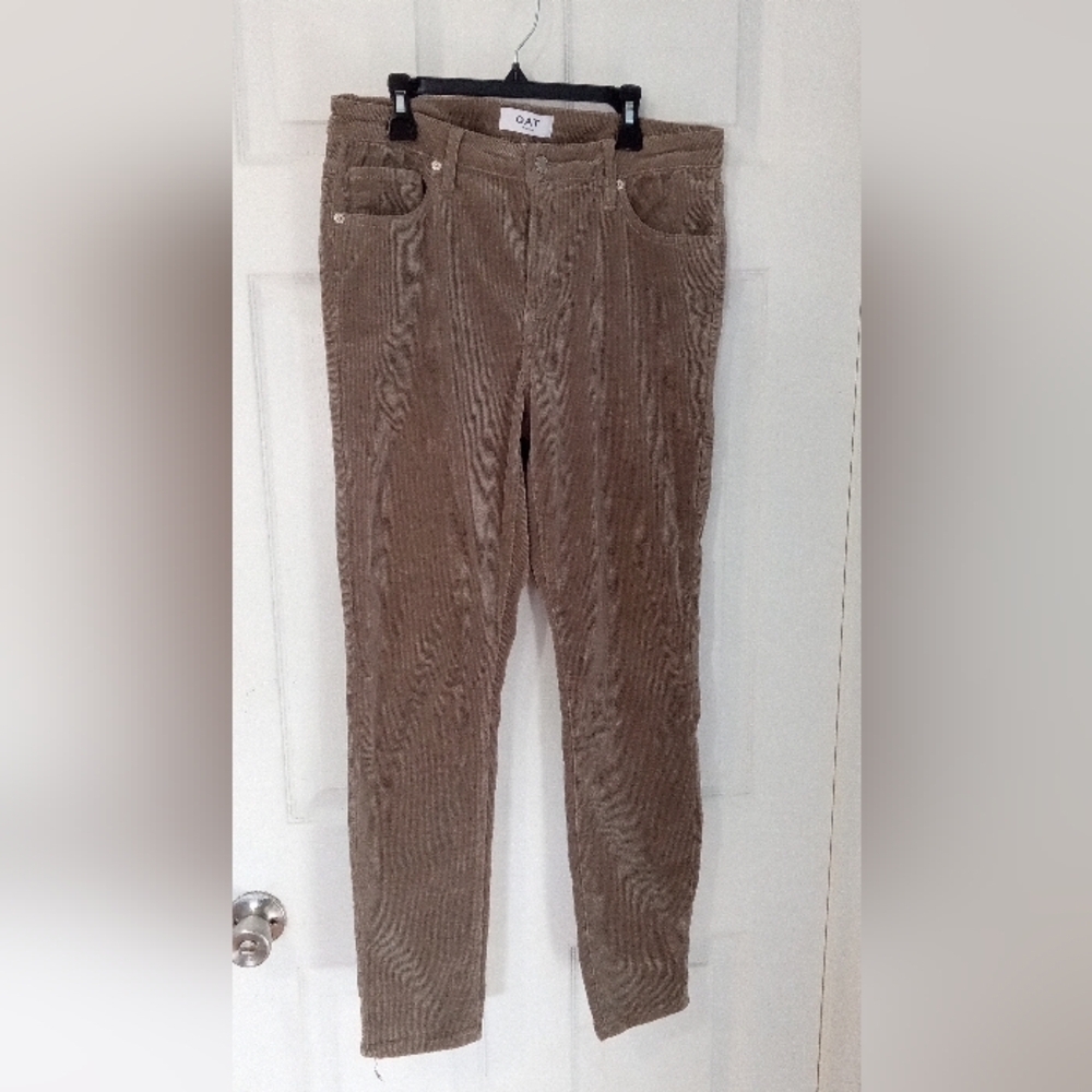 Oat Mid Rise skinny Courduroy, size 29. Corpcore